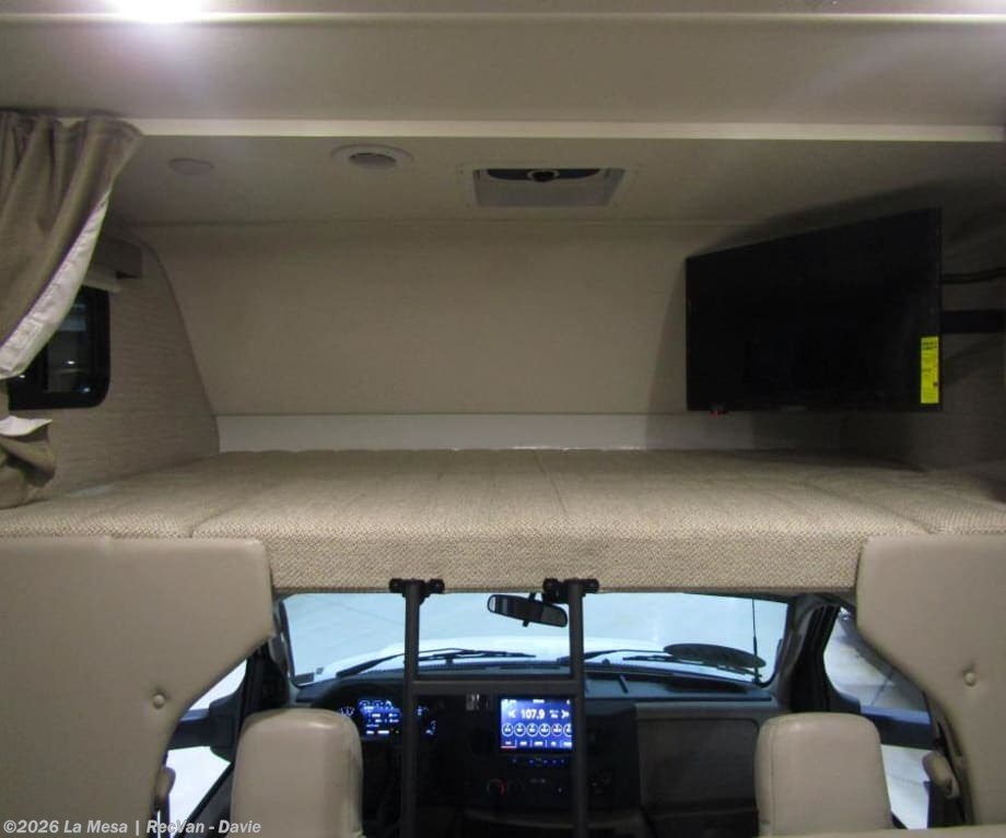 New 2026 Winnebago Spirit IF331H available in Davie, Florida