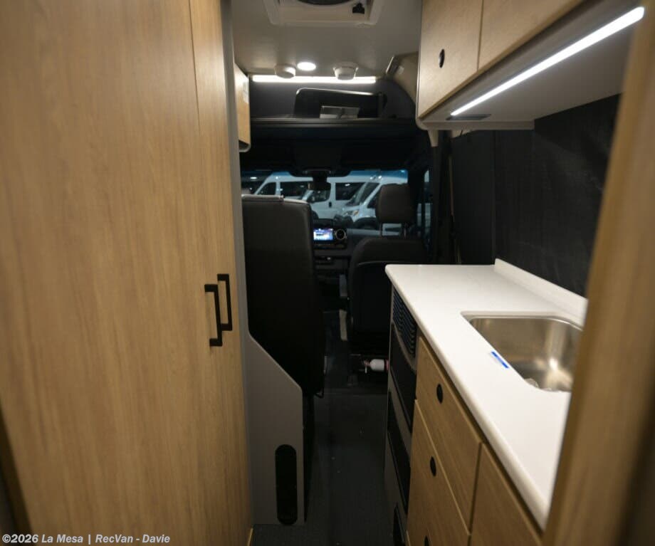 New 2027 Entegra Coach Launch 19Y available in Davie, Florida