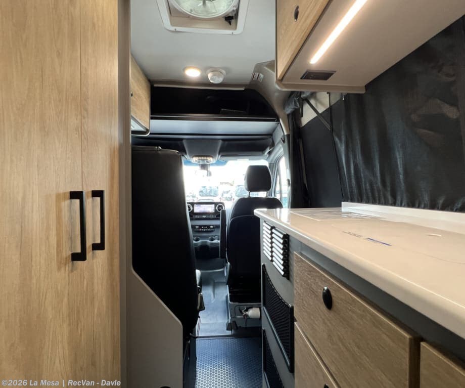 New 2027 Entegra Coach Launch 19YG available in Davie, Florida
