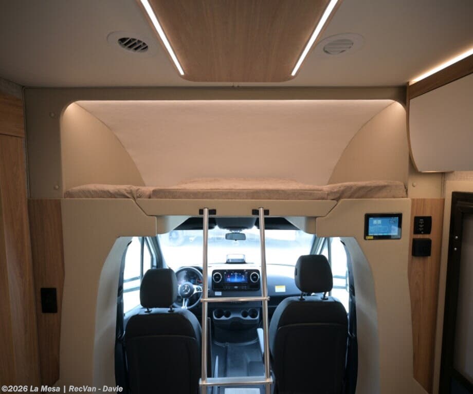 New 2027 Tiffin Wayfarer 25XLW available in Davie, Florida