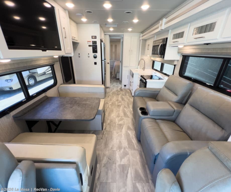 Used 2022 Coachmen Sportscoach 339DS available in Davie, Florida