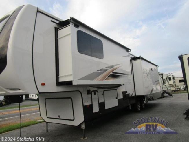2022 Cedar Creek Champagne Edition 38EBS by Forest River from Stoltzfus RV