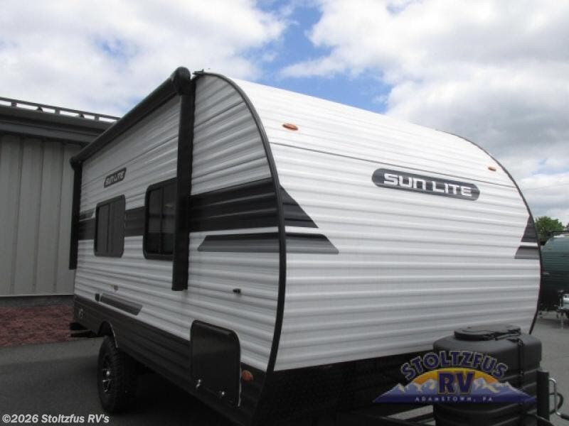 2025 Sun Lite 18RD by Sunset Park RV from Stoltzfus RV's in Adamstown, Pennsylvania