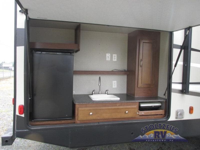 Used 2017 Coachmen Freedom Express 320BHDS available in Adamstown, Pennsylvania