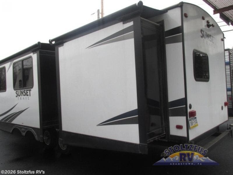 Used 2019 CrossRoads Sunset Trail Super Lite SS331BH available in Adamstown, Pennsylvania
