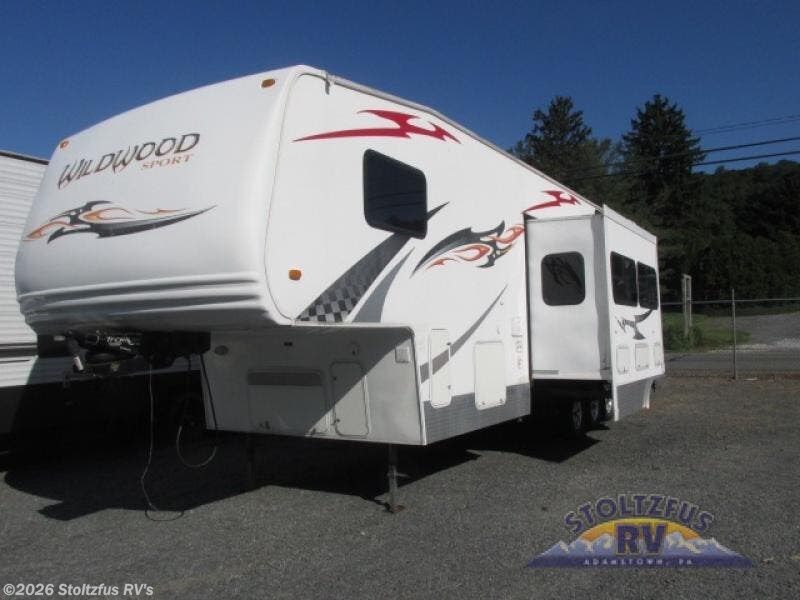 2010 Forest River Wildwood Sport LE 356 SRV - Used Toy Hauler For Sale by Stoltzfus RV's in Adamstown, Pennsylvania