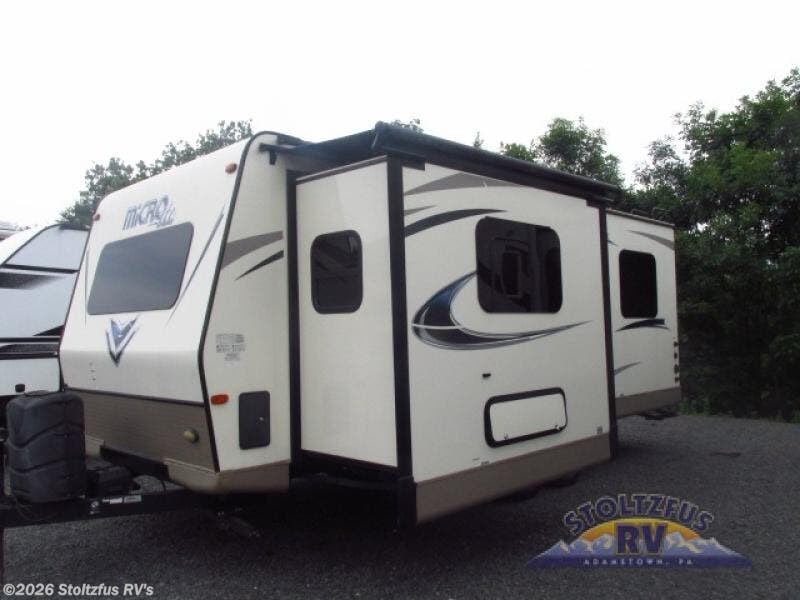 2018 Forest River Flagstaff Micro Lite 25FKS - Used Travel Trailer For Sale by Stoltzfus RV's in Adamstown, Pennsylvania