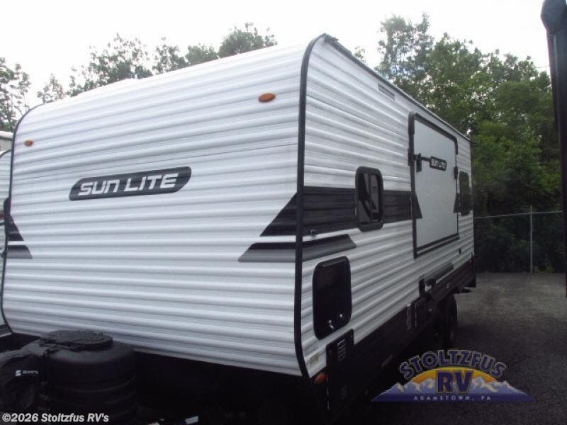 2027 Sun Lite 18THX by Sunset Park RV from Stoltzfus RV's in Adamstown, Pennsylvania