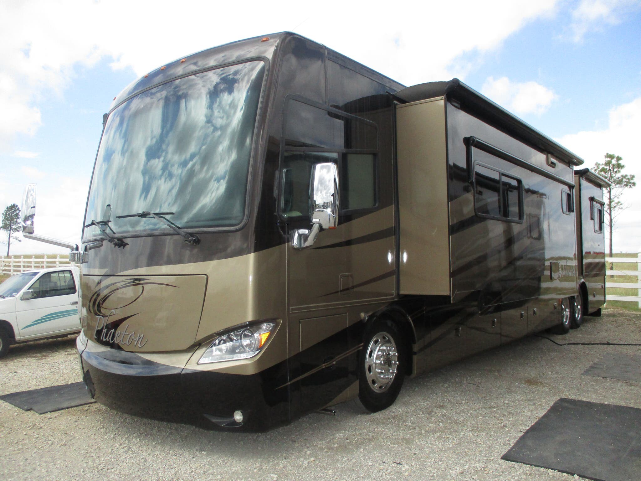 2012 Tiffin RV Phaeton 42LH for Sale in Denton, TX 76207 AD202