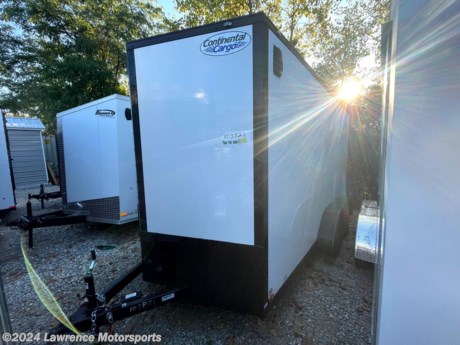 7&#39;x14&#39;. White with Blackout trim. WOW! It&#39;s sweet. Has several addition bells and whistles as well.  6 extra height, flush lock on side door, rear stabilizer jacks, 9- D-rings recessed in floor, spare tire mount, rear loading light, rear door freezer latches, and .080 polycore exterior. 