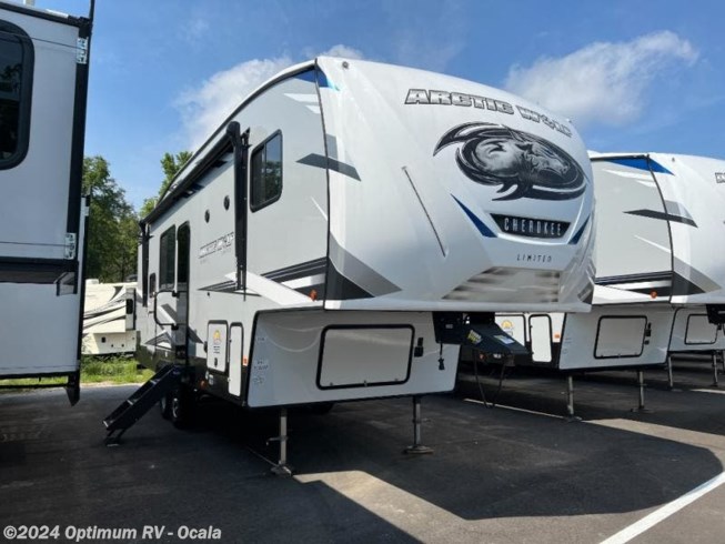 New 2022 Forest River Cherokee Arctic Wolf 261RK available in Ocala, Florida