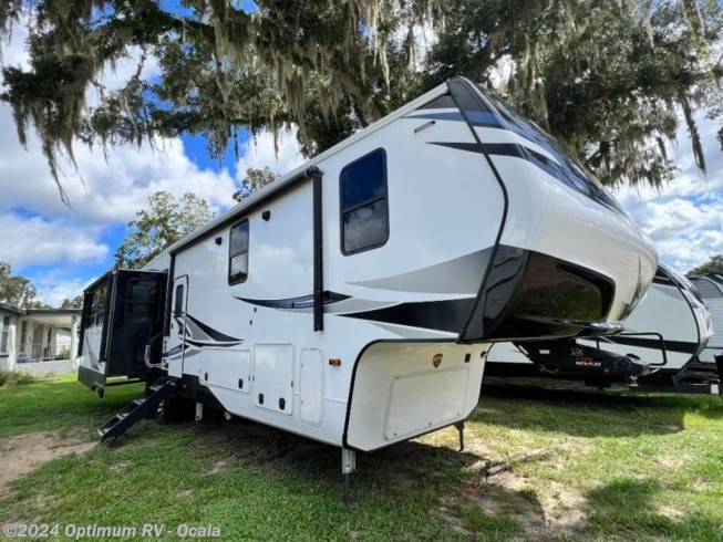 New 2022 CrossRoads Cameo CE3961MB available in Ocala, Florida