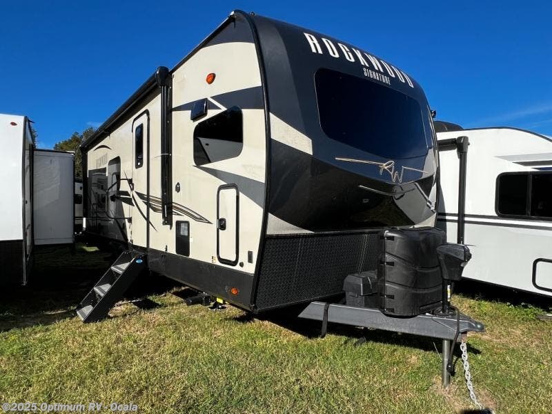2022 Forest River Rockwood Signature Ultra Lite 8263MBR RV for Sale in