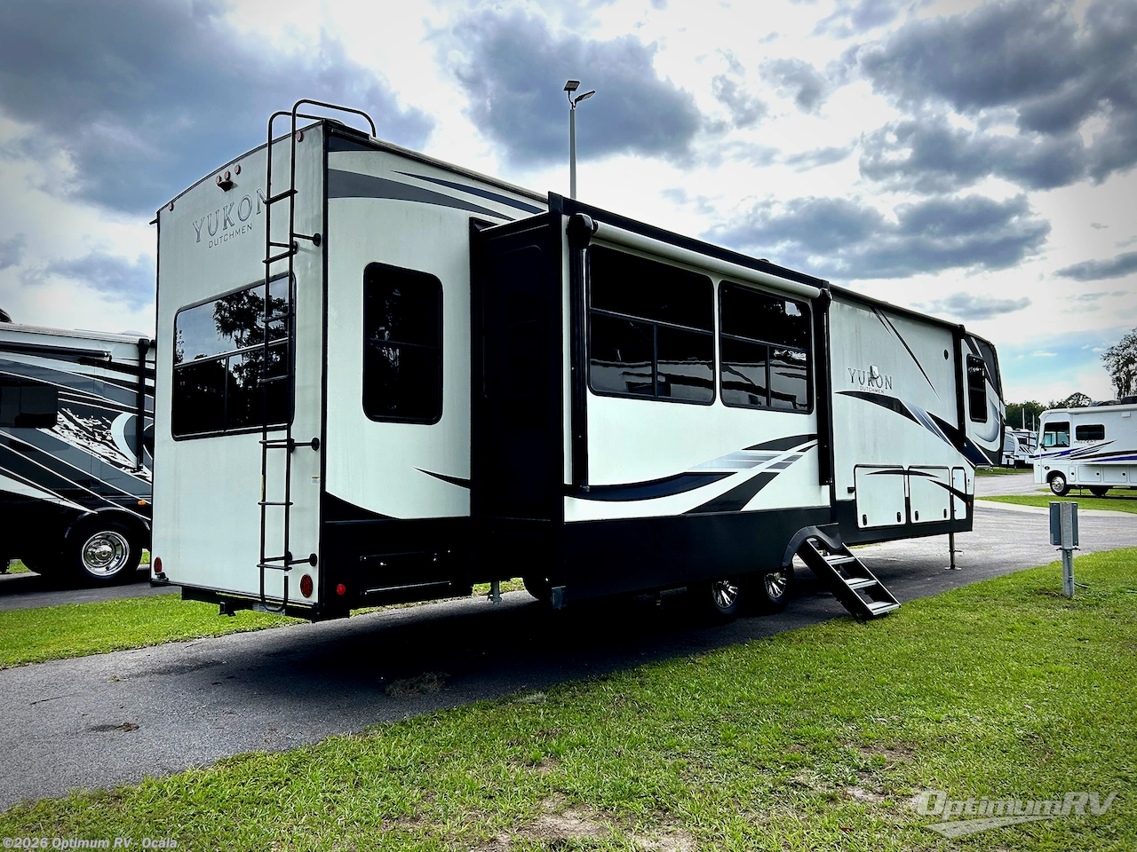 2022 Dutchmen Yukon 400RL - Used Fifth Wheel For Sale by Optimum RV - Ocala in Ocala, Florida features Awning, Slideout