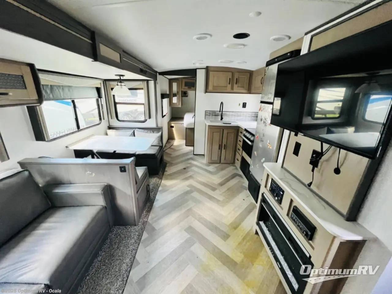 Used 2022 Cruiser RV Twilight Signature TWS 2800 available in Ocala, Florida