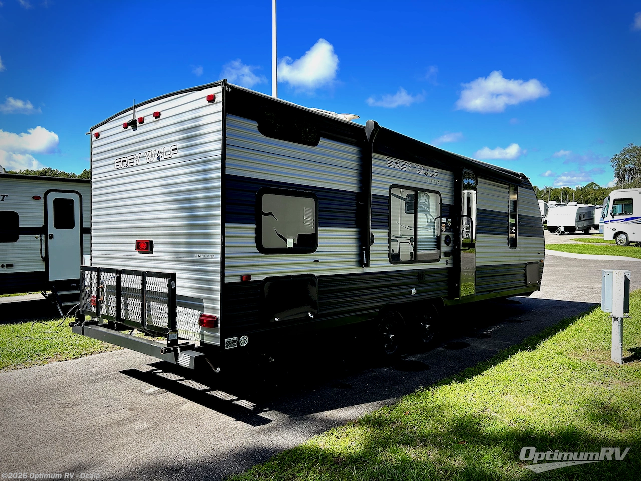 2022 Forest River Cherokee Grey Wolf 26DJSE - Used Travel Trailer For Sale by Optimum RV - Ocala in Ocala, Florida features Awning