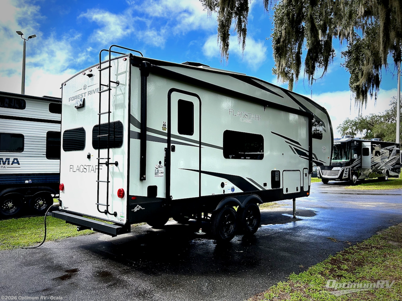 2025 Forest River Flagstaff Classic 282RK - New Fifth Wheel For Sale by Optimum RV - Ocala in Ocala, Florida features Slideout, Awning