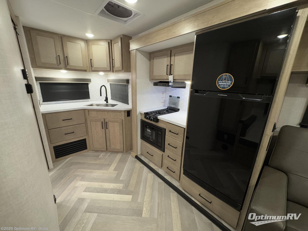 New 2025 Ember RV E-Series 22MLQ available in Ocala, Florida