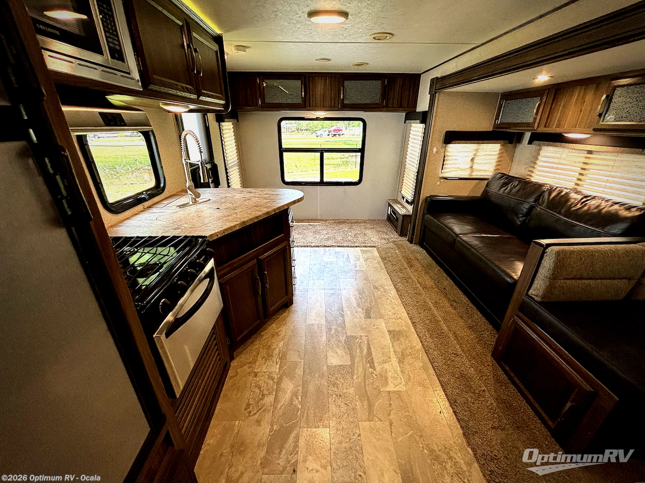 Used 2018 Coachmen Apex Ultra-Lite 279RLSS available in Ocala, Florida
