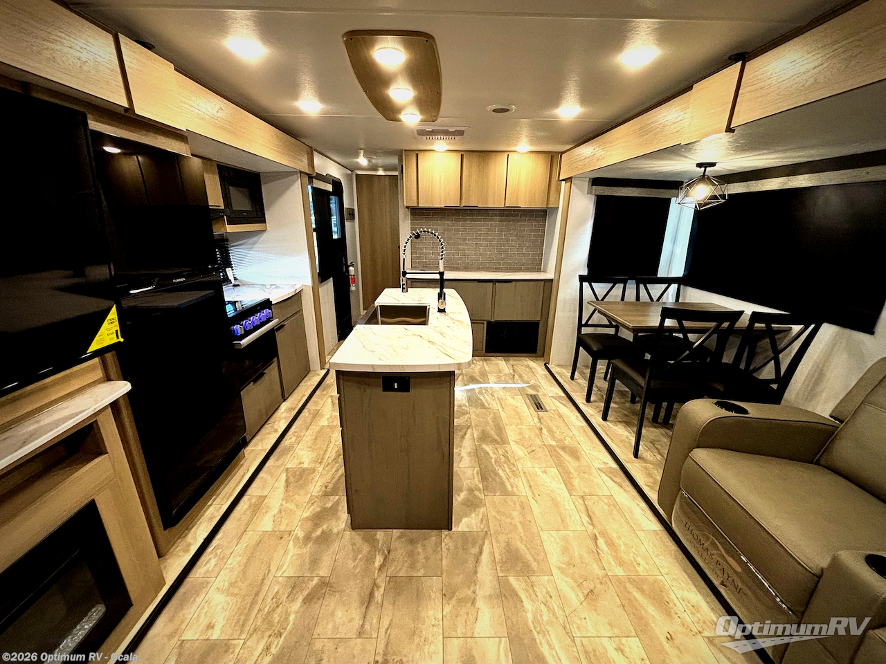 New 2025 Dutchmen Kodiak Ultimate 3371FLSL available in Ocala, Florida