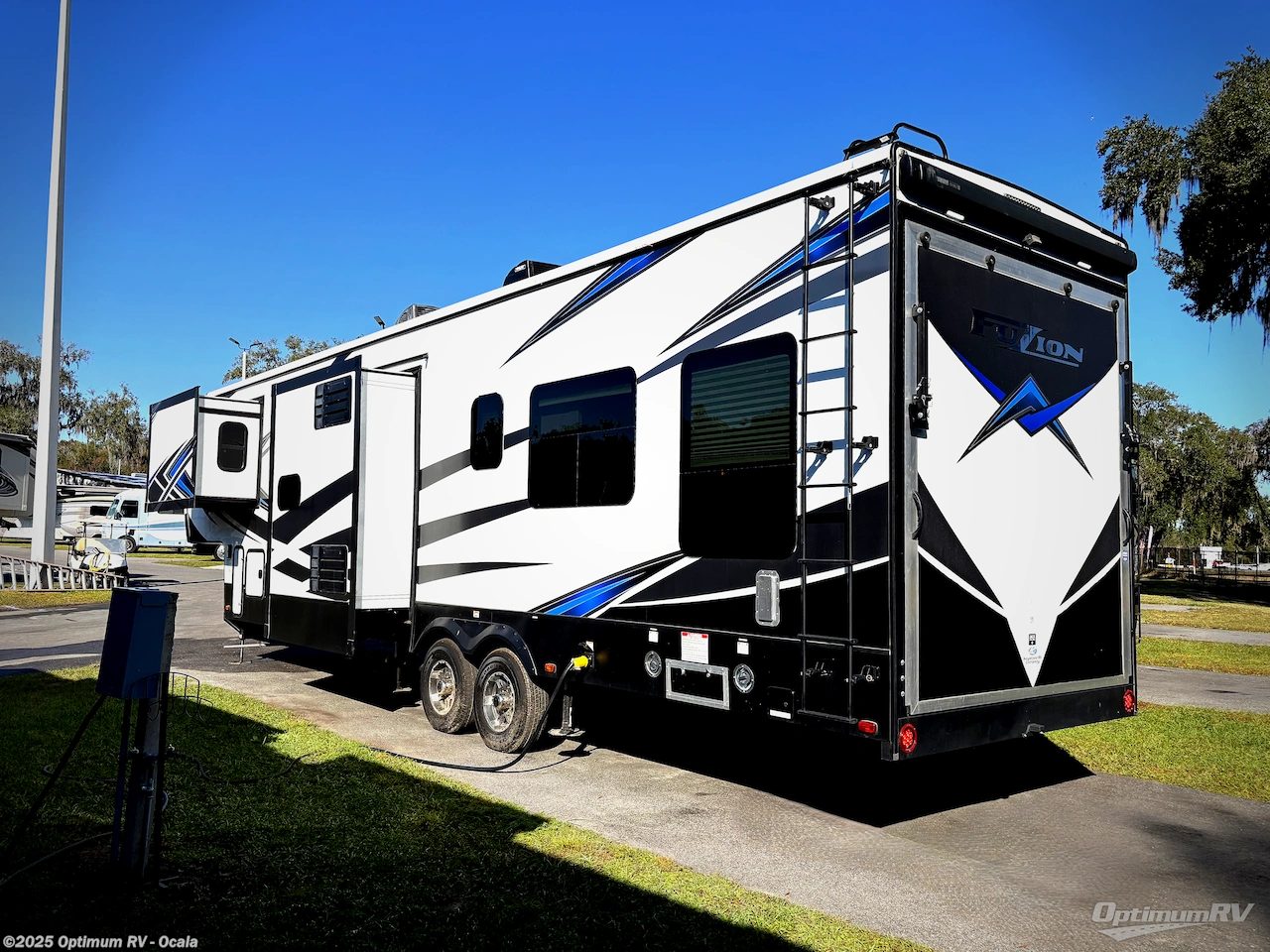 2021 Fuzion 373 by Keystone from Optimum RV - Ocala in Ocala, Florida