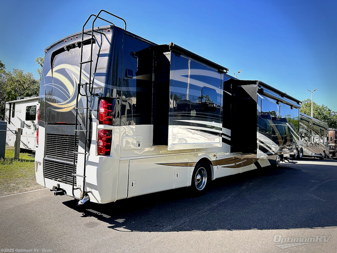 2014 Thor Tuscany XTE 40GQ - Used Class A For Sale by Optimum RV - Ocala in Ocala, Florida features Slideout