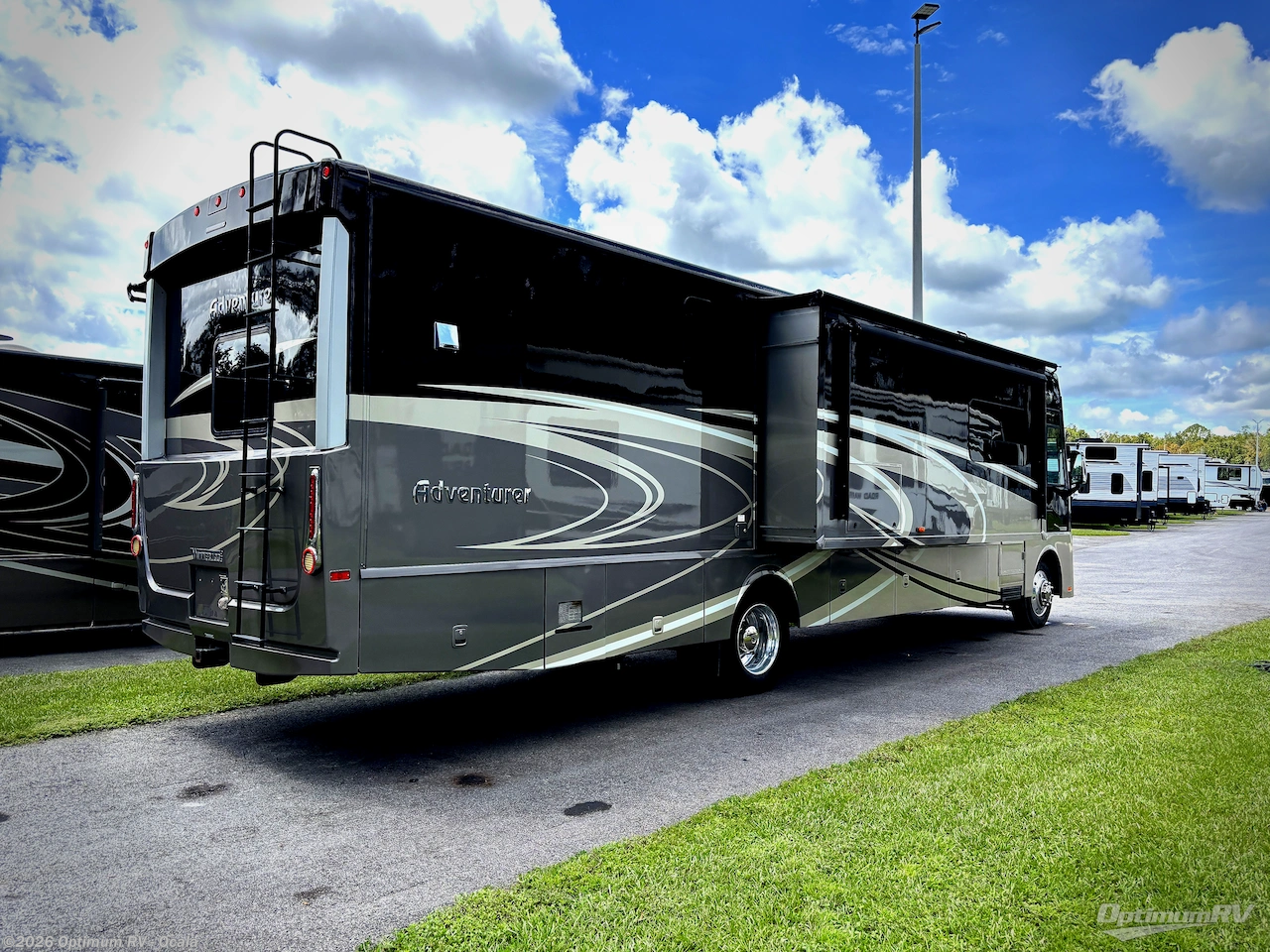 2016 Winnebago Adventurer 38Q - Used Class A For Sale by Optimum RV - Ocala in Ocala, Florida features Slideout