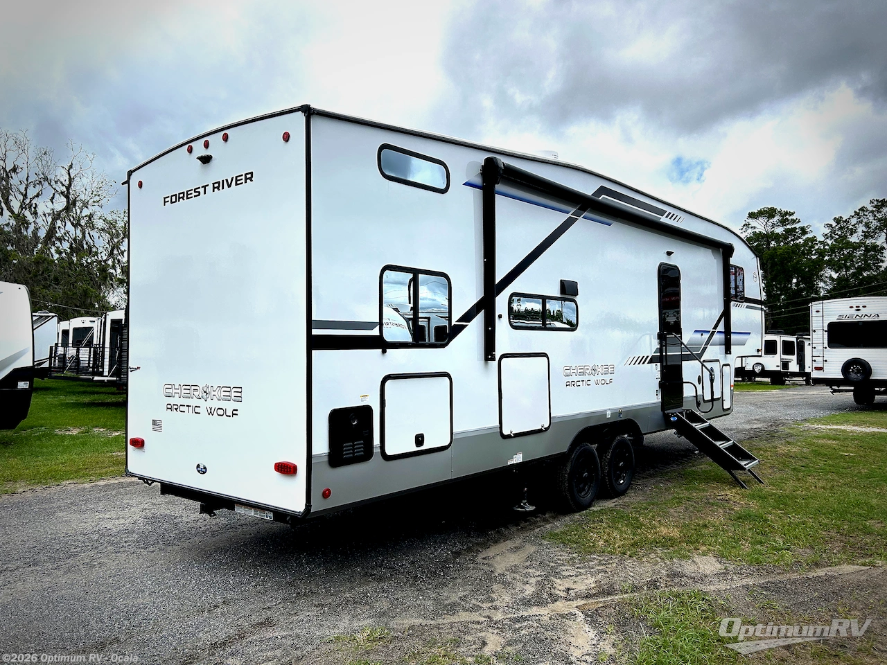 2025 Forest River Cherokee Arctic Wolf 287BH - New Fifth Wheel For Sale by Optimum RV - Ocala in Ocala, Florida features Slideout, Awning