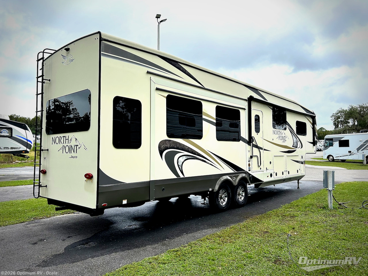 2019 Jayco North Point 381DLQS - Used Fifth Wheel For Sale by Optimum RV - Ocala in Ocala, Florida features Awning, Slideout