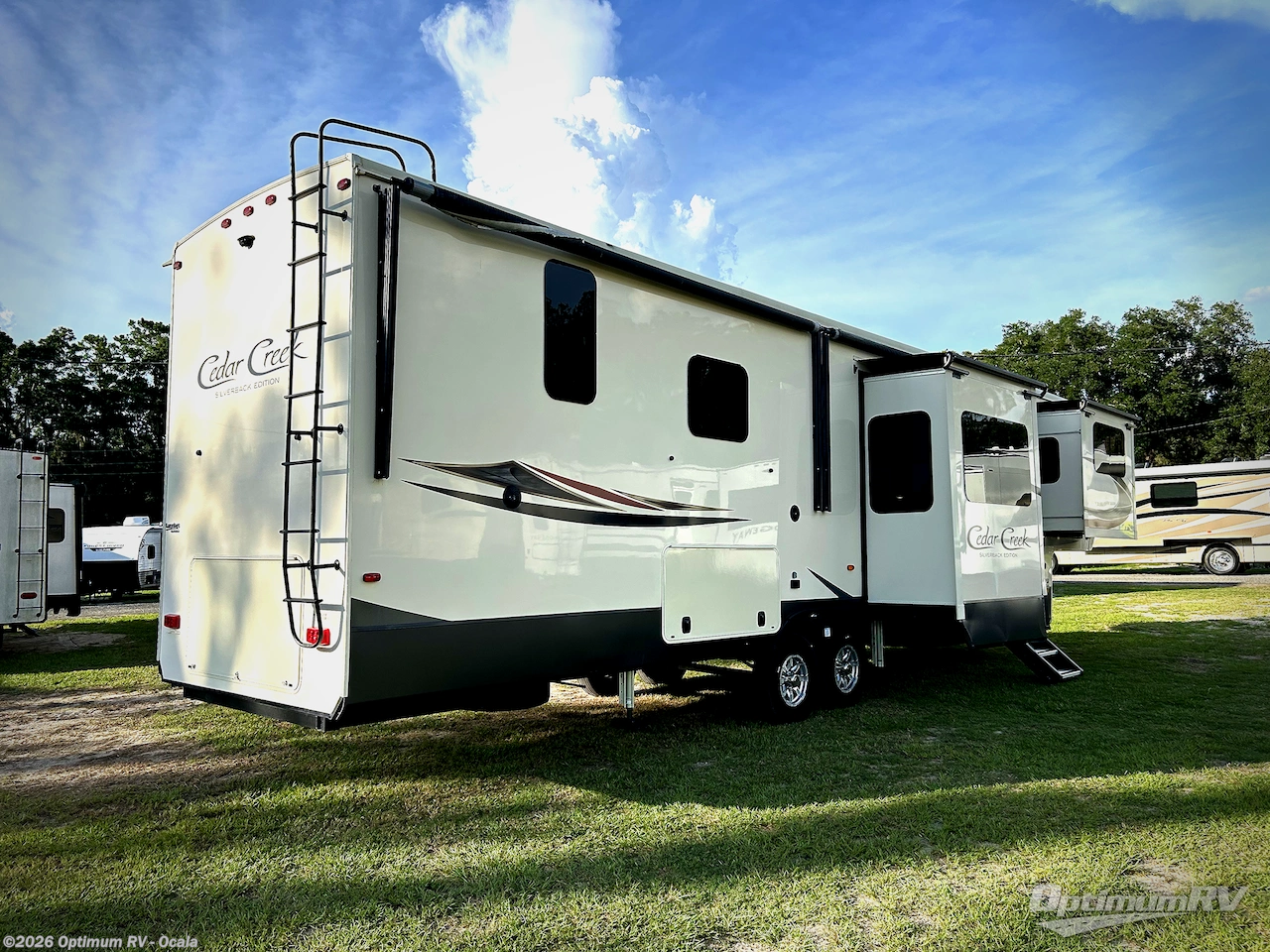 2021 Forest River Cedar Creek Silverback 37FLB - Used Fifth Wheel For Sale by Optimum RV - Ocala in Ocala, Florida features Awning, Slideout
