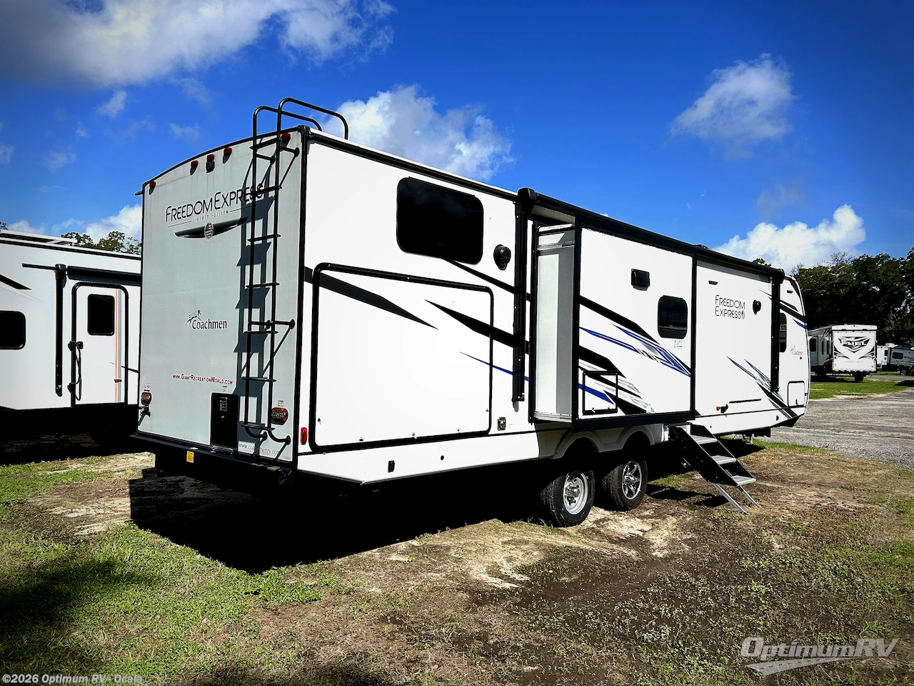 2023 Coachmen Freedom Express Liberty Edition 320BHDSLE - Used Travel Trailer For Sale by Optimum RV - Ocala in Ocala, Florida features Slideout, Awning