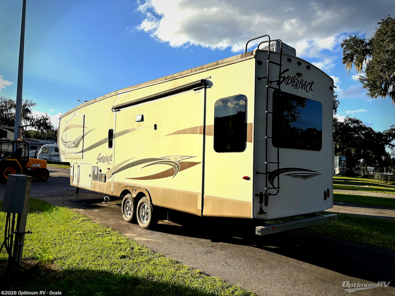 2015 Cedar Creek Silverback 33IK by Forest River from Optimum RV - Ocala in Ocala, Florida