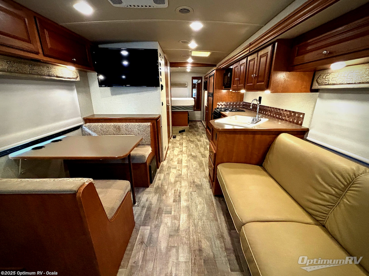 2017 Winnebago Sunstar 29VE - Used Class A For Sale by Optimum RV - Ocala in Ocala, Florida features Slideout