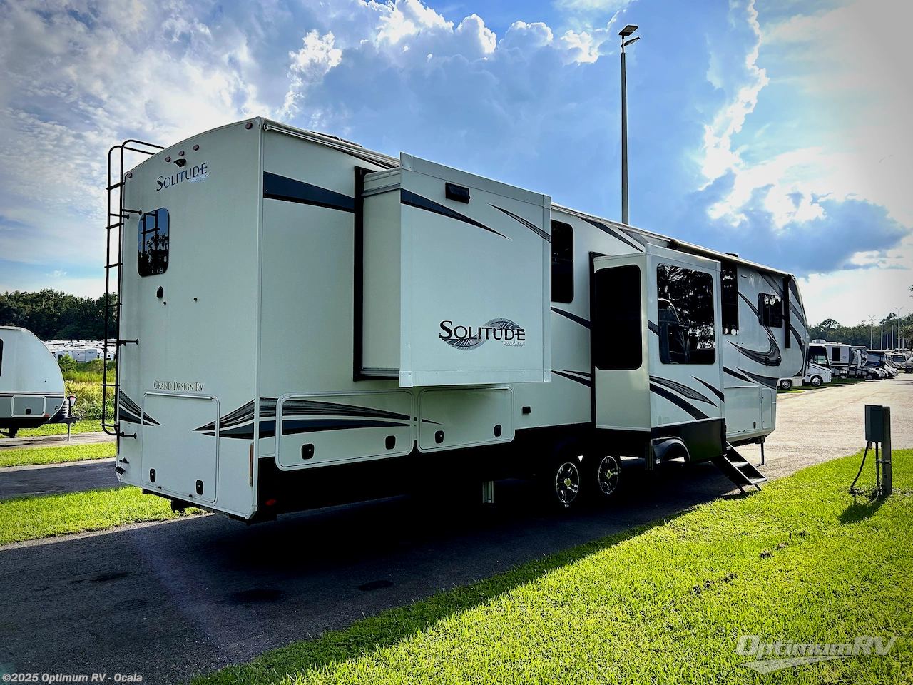2022 Grand Design Solitude 390RK - Used Fifth Wheel For Sale by Optimum RV - Ocala in Ocala, Florida features Awning, Slideout