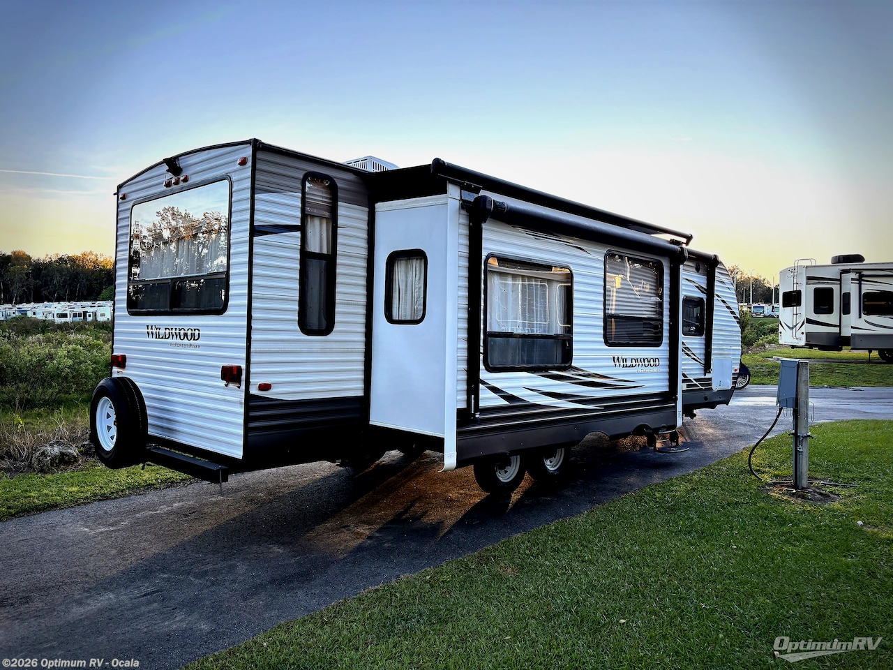 2017 Forest River Wildwood 27REI - Used Travel Trailer For Sale by Optimum RV - Ocala in Ocala, Florida features Awning, Slideout