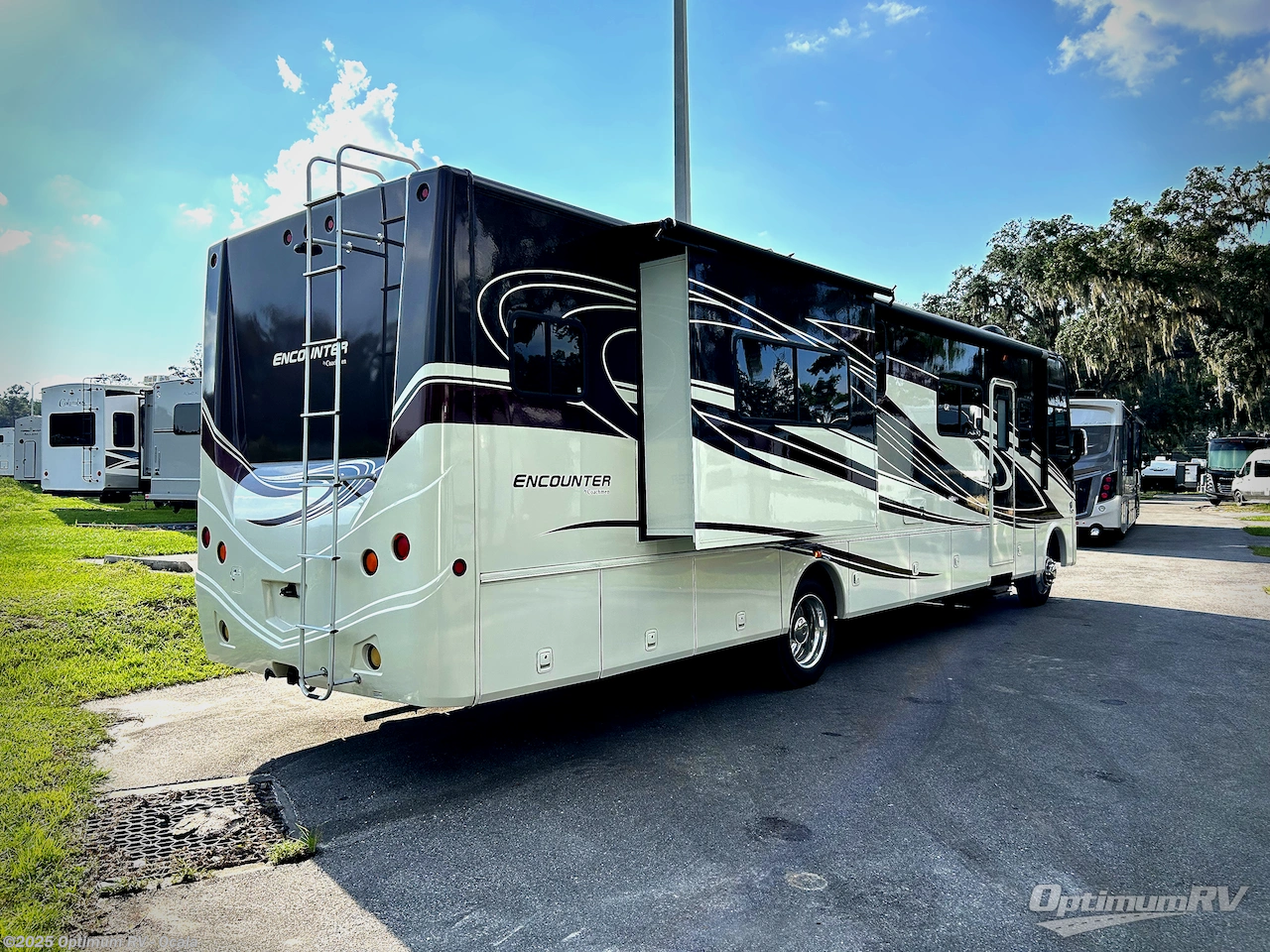 2013 Coachmen Encounter 37FW - Used Class A For Sale by Optimum RV - Ocala in Ocala, Florida features Slideout