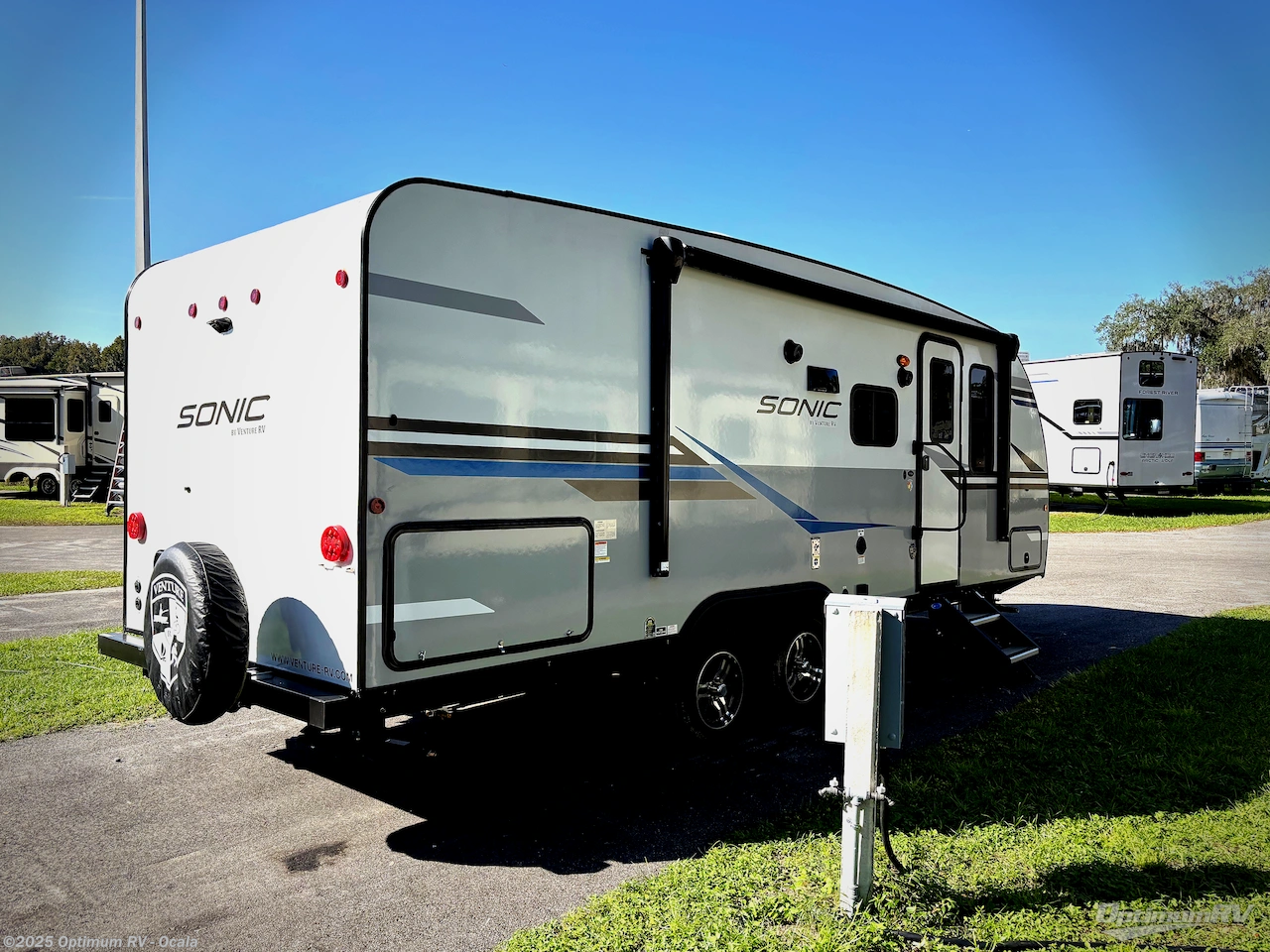 2022 Venture RV Sonic SN211VDB - Used Travel Trailer For Sale by Optimum RV - Ocala in Ocala, Florida features Awning, Slideout