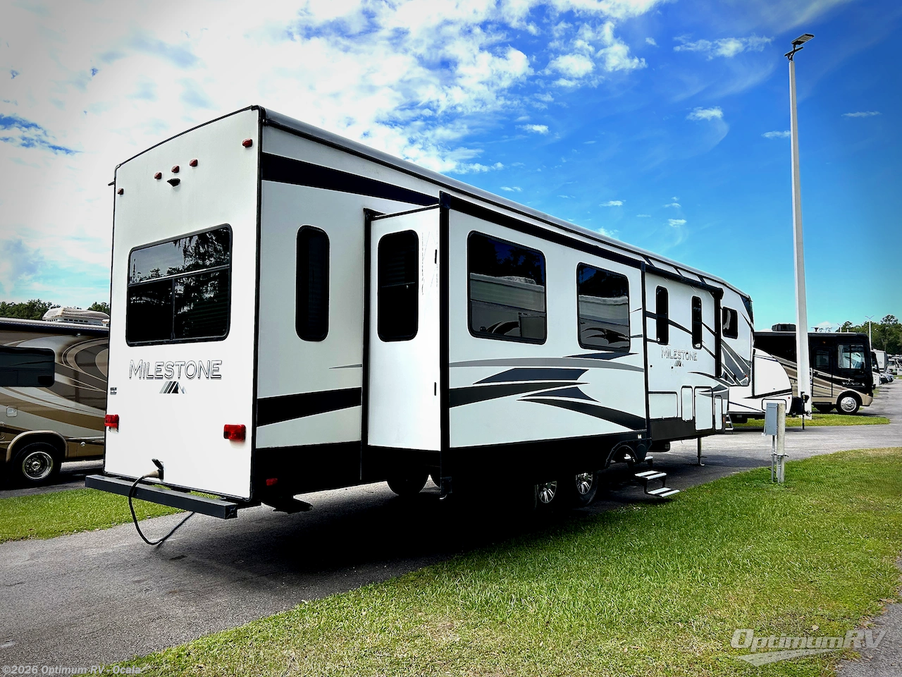 2019 Heartland Milestone 377MB - Used Fifth Wheel For Sale by Optimum RV - Ocala in Ocala, Florida features Slideout, Awning