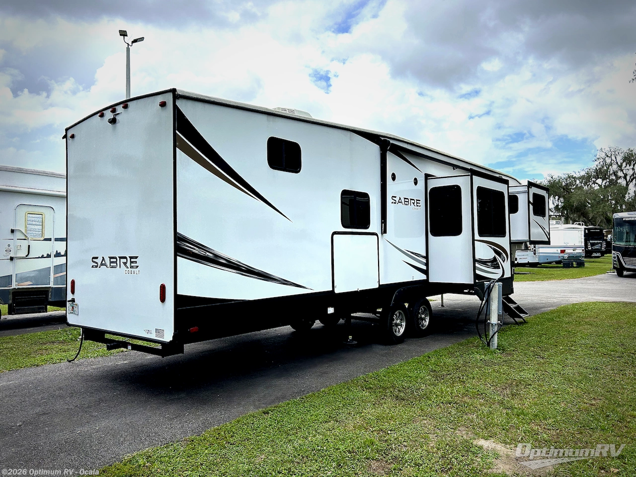 2022 Forest River Sabre 37FLH - Used Fifth Wheel For Sale by Optimum RV - Ocala in Ocala, Florida features Slideout, Awning