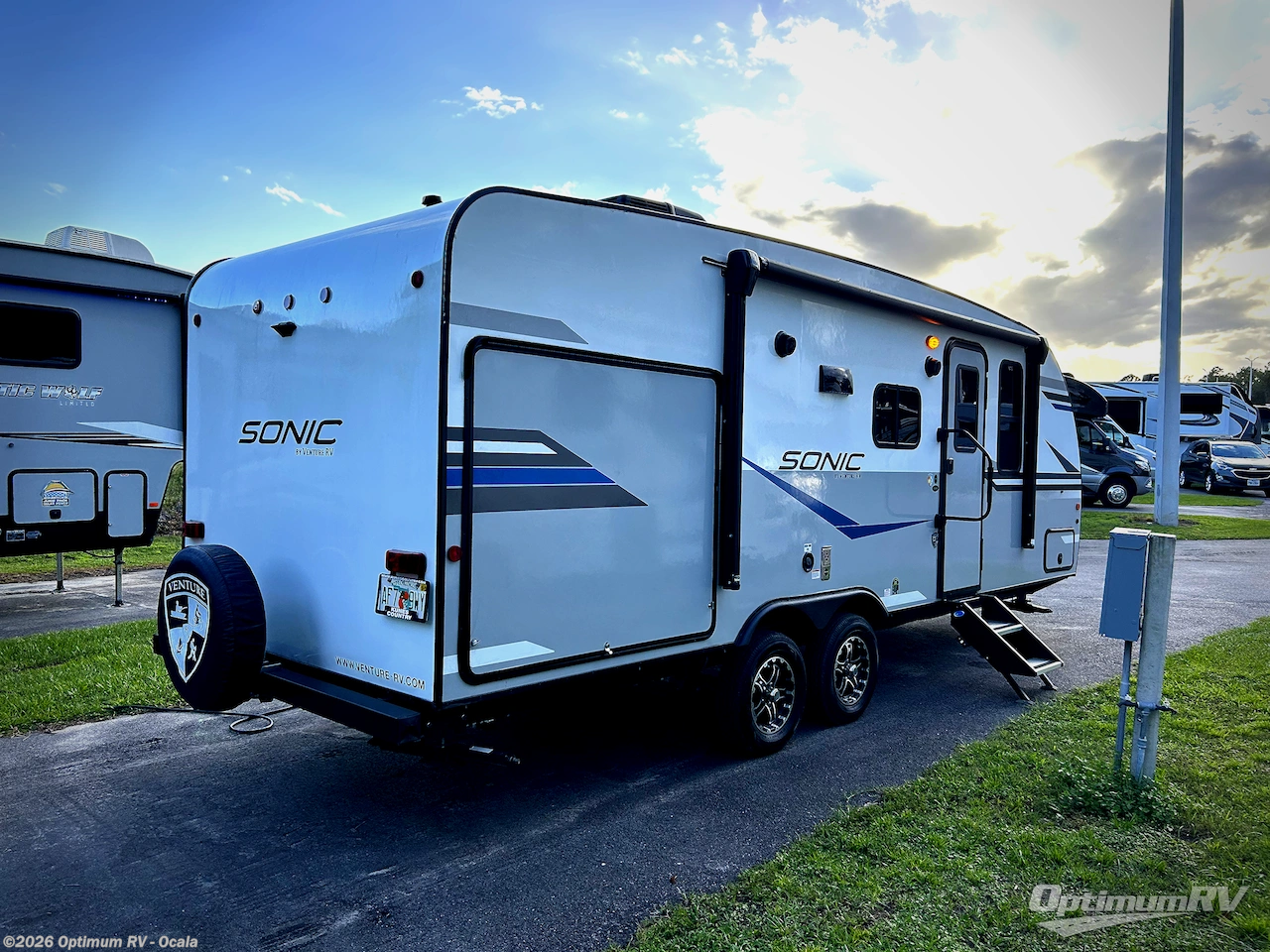 2022 Venture RV Sonic SN220VRB - Used Travel Trailer For Sale by Optimum RV - Ocala in Ocala, Florida features Slideout, Awning