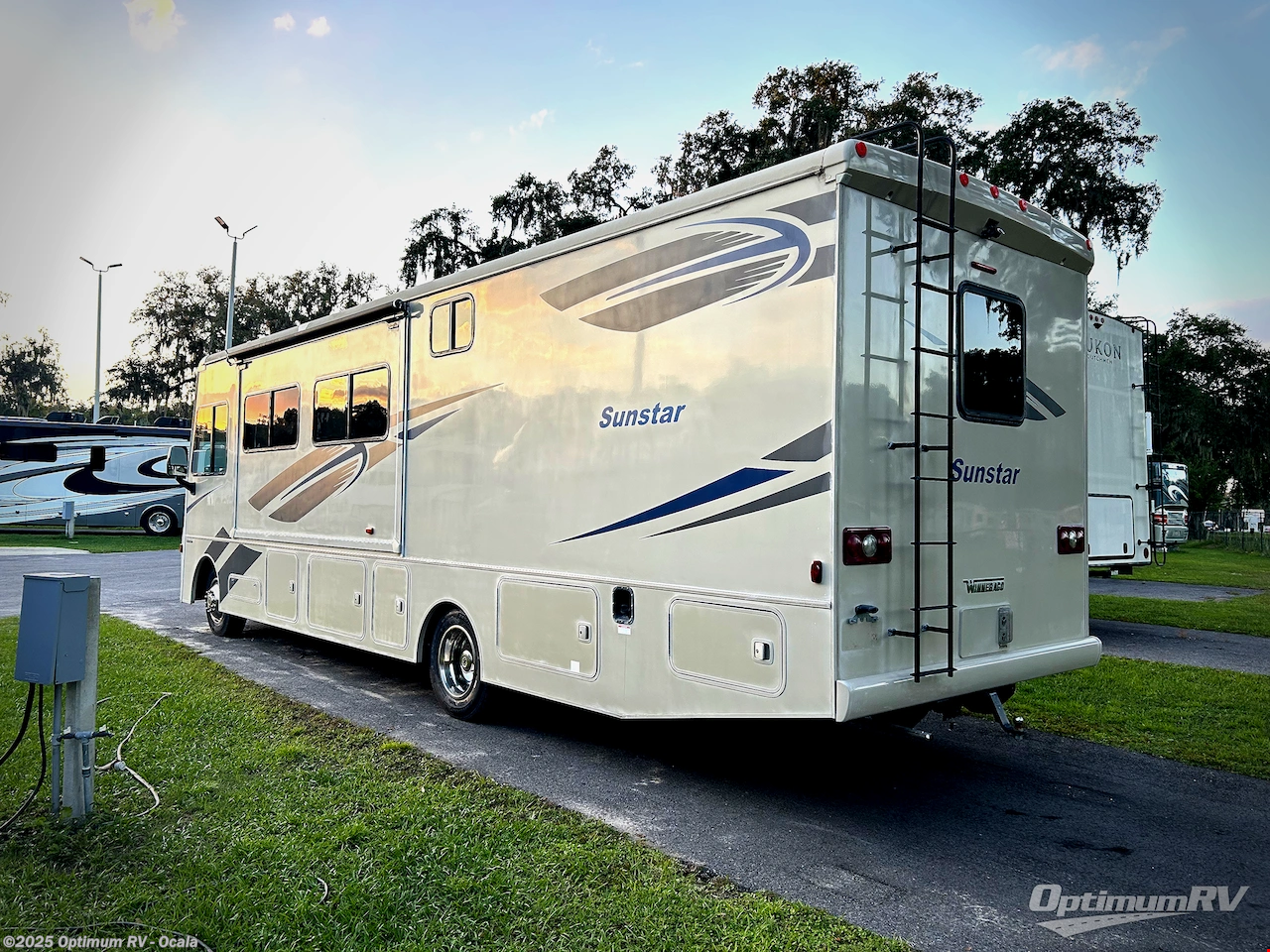 2017 Sunstar 32YE by Winnebago from Optimum RV - Ocala in Ocala, Florida