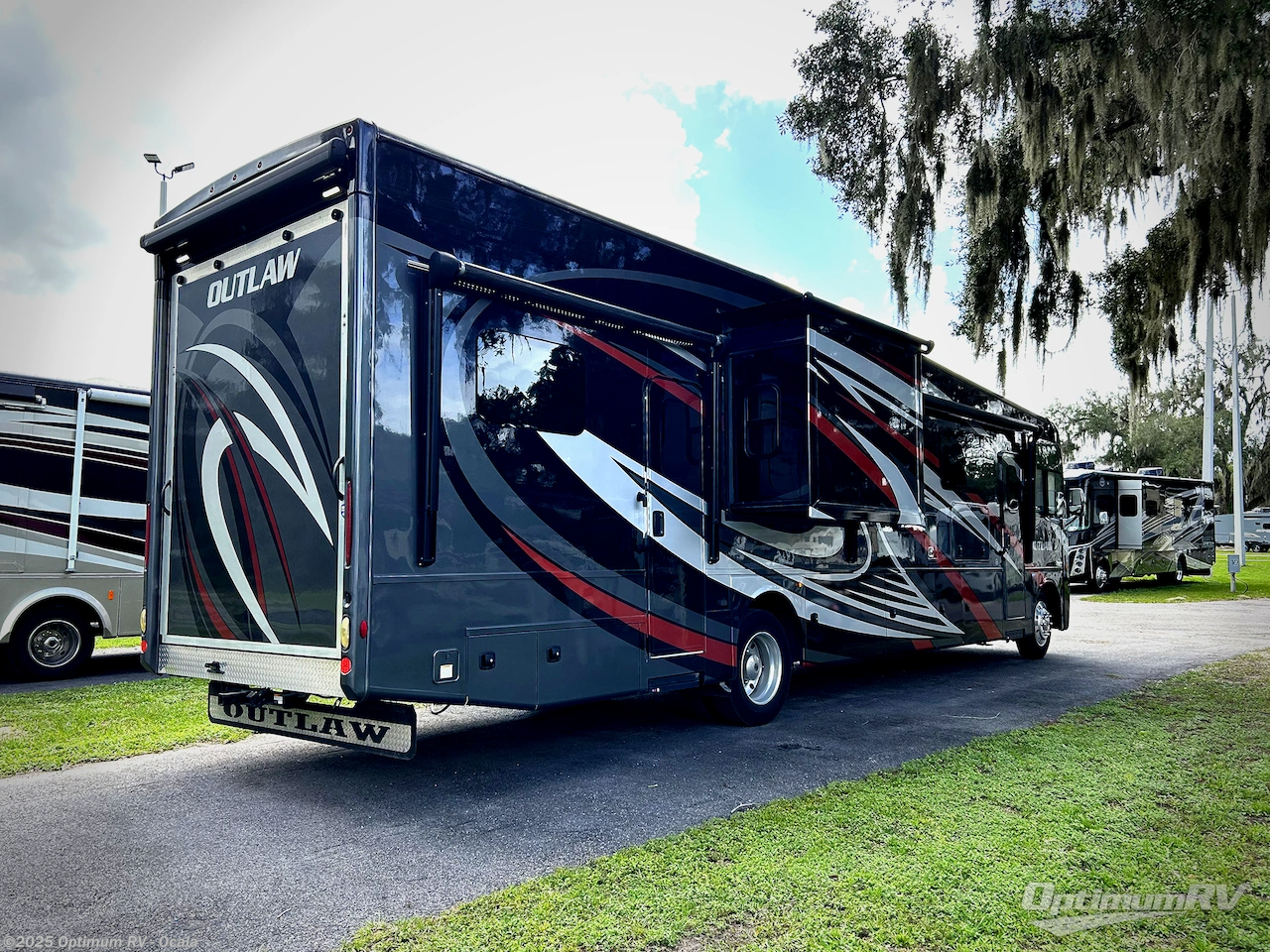2021 Thor Outlaw 38MB - Used Class A For Sale by Optimum RV - Ocala in Ocala, Florida features Slideout, Awning