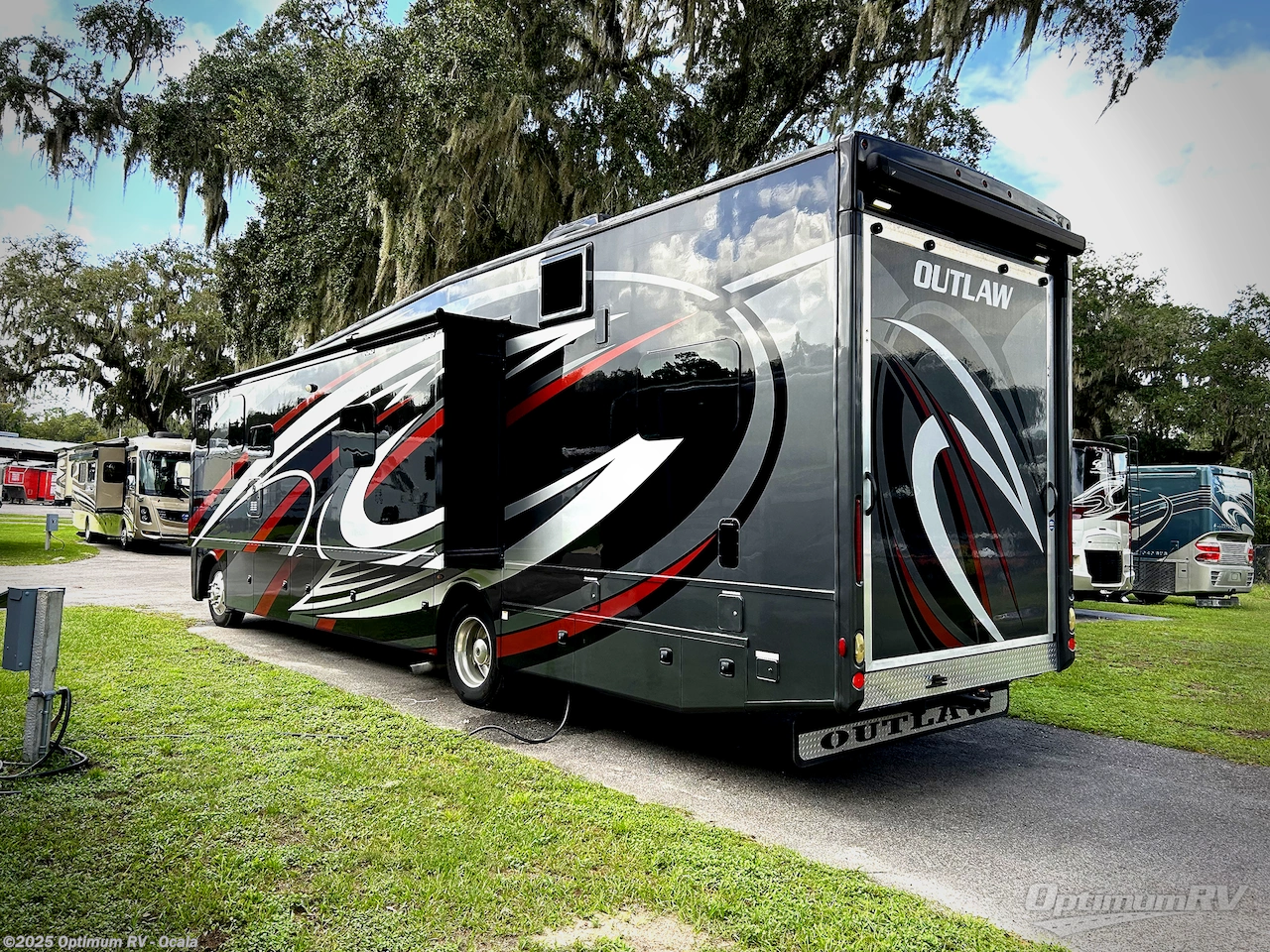2021 Outlaw 38MB by Thor from Optimum RV - Ocala in Ocala, Florida