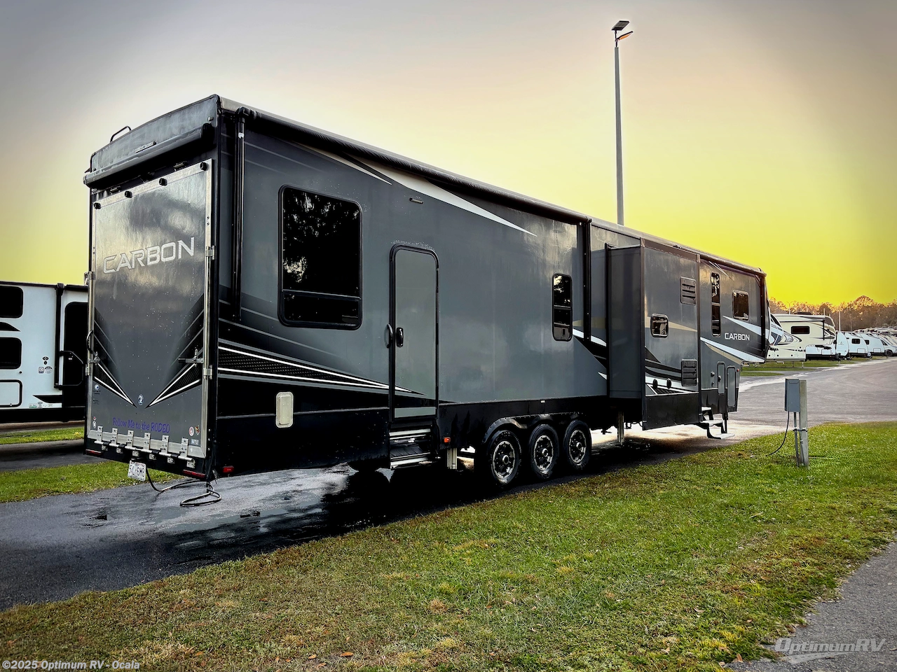 2021 Keystone Carbon 418 - Used Fifth Wheel For Sale by Optimum RV - Ocala in Ocala, Florida features Awning, Slideout