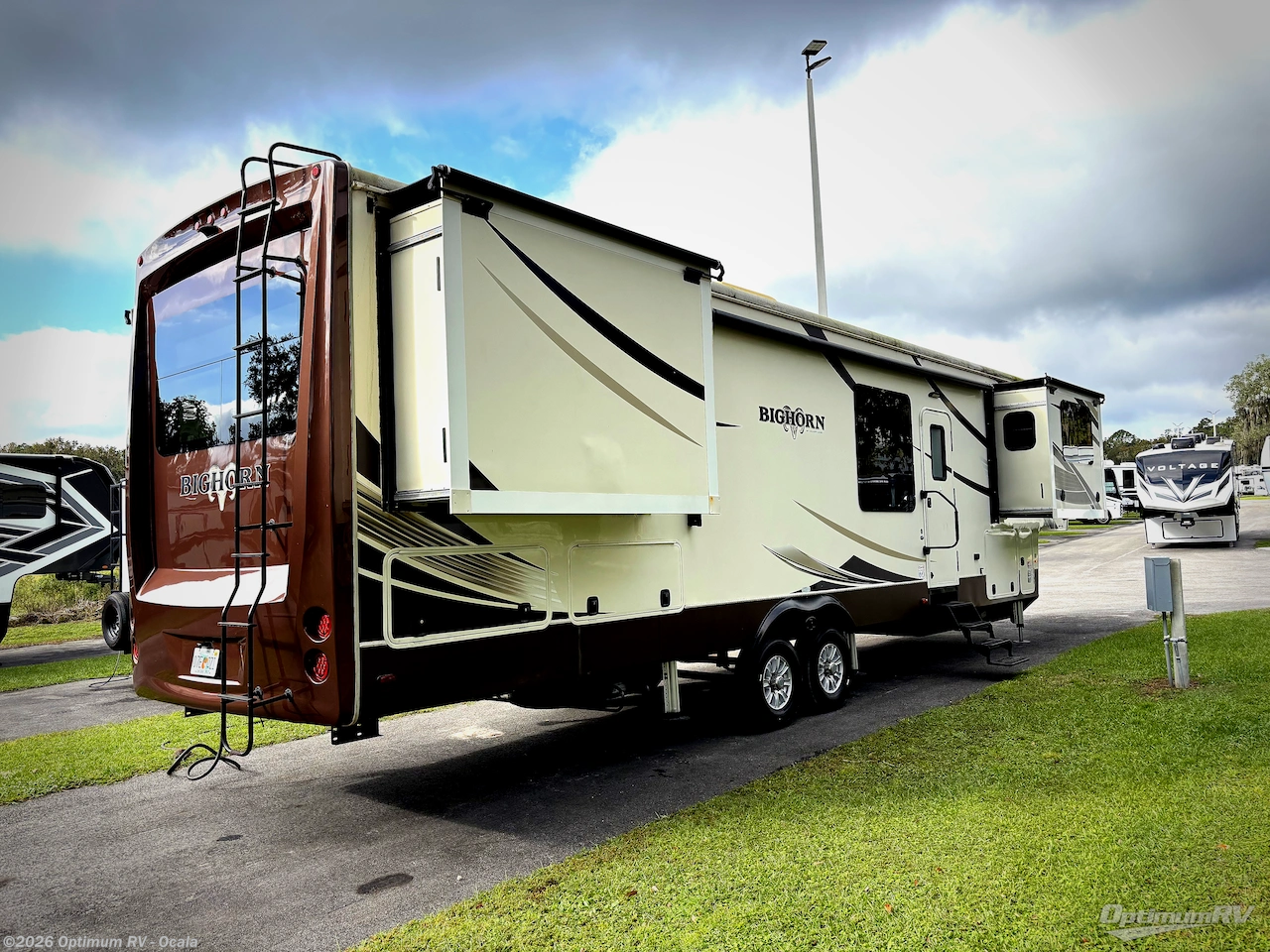 2017 Heartland Bighorn 3750FL - Used Fifth Wheel For Sale by Optimum RV - Ocala in Ocala, Florida features Slideout