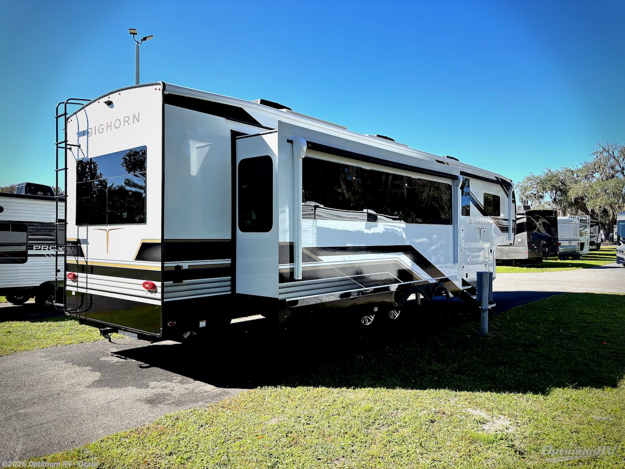 2026 Heartland Bighorn 38RE - New Fifth Wheel For Sale by Optimum RV - Ocala in Ocala, Florida features Slideout, Awning