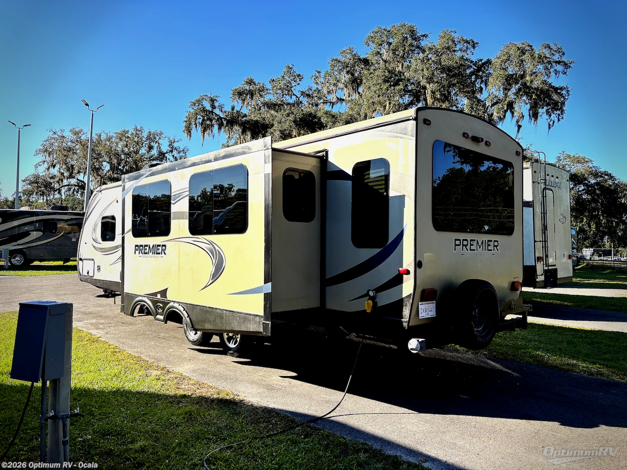 2017 Premier Ultra Lite 30RIPR by Keystone from Optimum RV - Ocala in Ocala, Florida