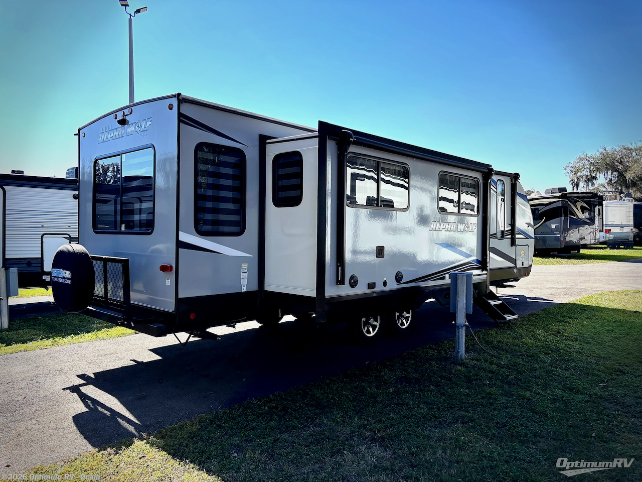 2022 Forest River Cherokee Alpha Wolf 26RL-L - Used Travel Trailer For Sale by Optimum RV - Ocala in Ocala, Florida features Awning, Slideout