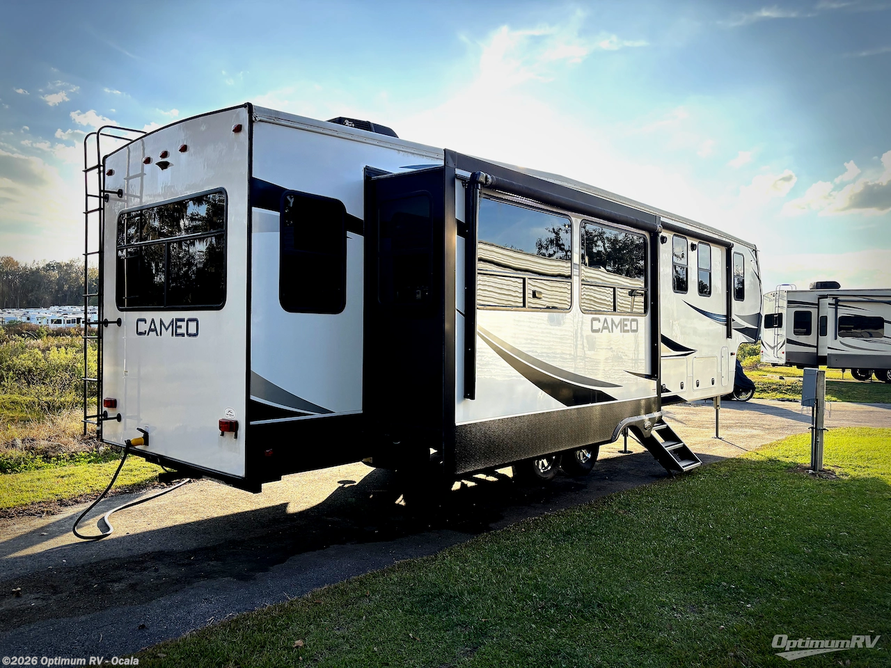 2022 CrossRoads Cameo CE3891MK - Used Fifth Wheel For Sale by Optimum RV - Ocala in Ocala, Florida features Awning, Slideout