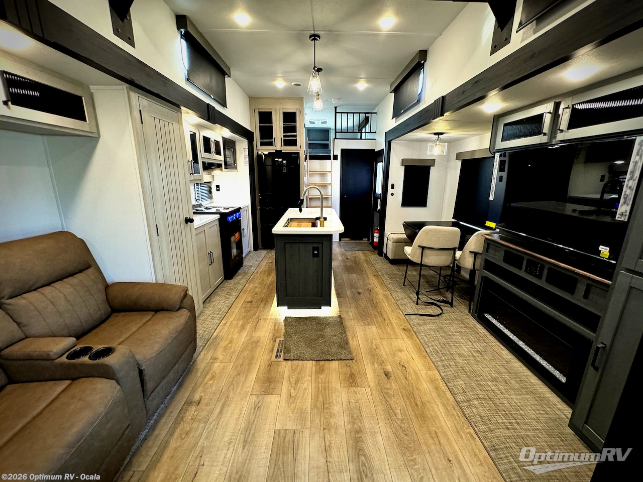2026 Puma Vista 420LFT by Forest River from Optimum RV - Ocala in Ocala, Florida